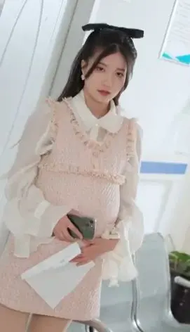 《AA唐月》:一场AI与情感的交织,人性与科技的博弈